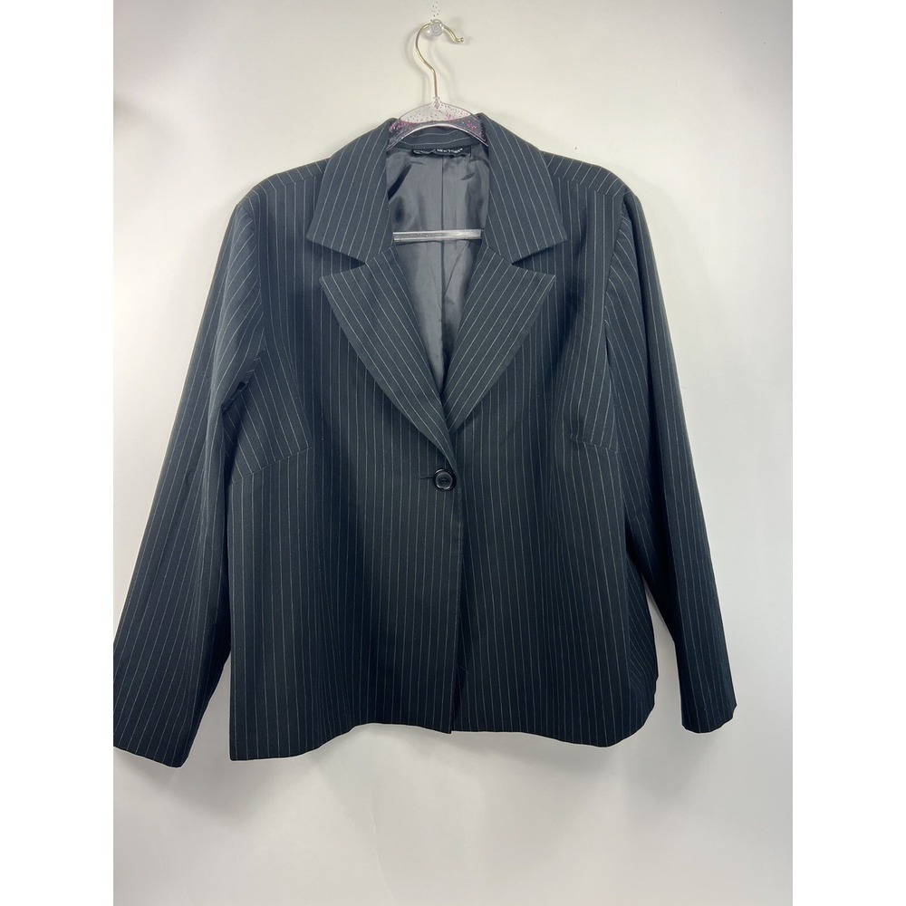 Briggs New York Women's Plus Sz 1X Black Pinstripe 1 Button Long Sleeve